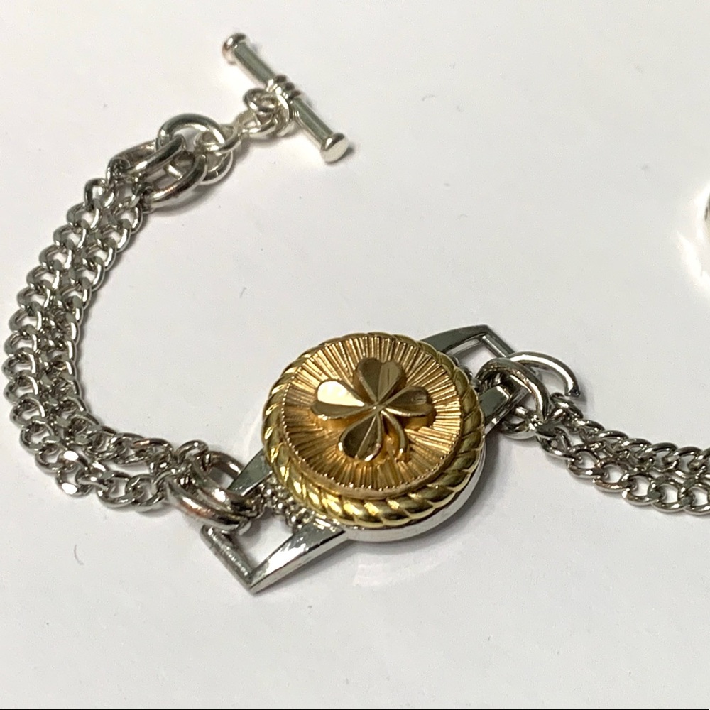 𝐀𝐁𝐎𝐔𝐓 𝐔𝐒 - Picture 5 of 16